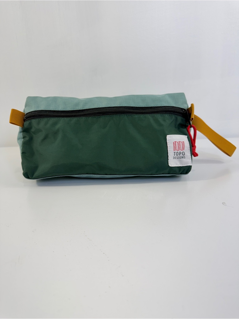 Topo Designs Green Two-Tone Triangular Essentials Pouch Dopp Kit